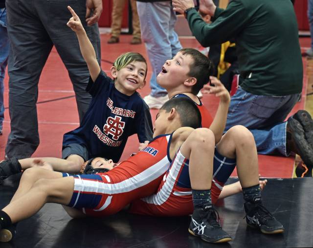 596097_web1_her-lo-wrestling1-010319