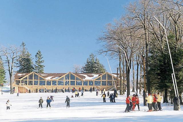 596557_web1_gtr-liv-newyear-ski-122918