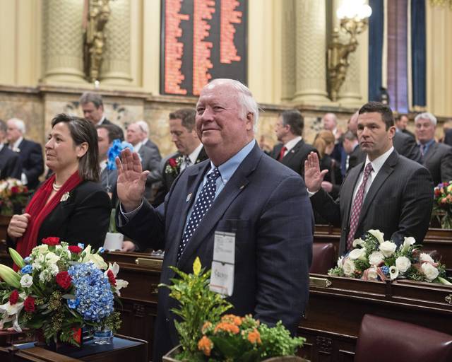600451_web1_ms-swearingin2-011019