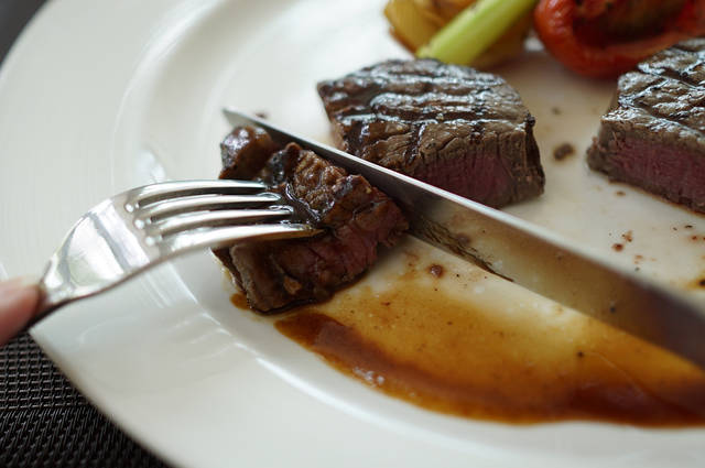 610289_web1_SteakDinner