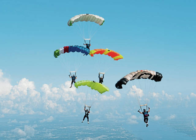 611198_web1_gtr-NHparachutist2-011219