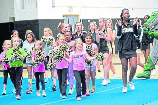 613338_web1_cheer