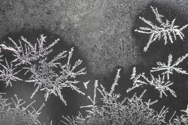 614322_web1_IceGlass