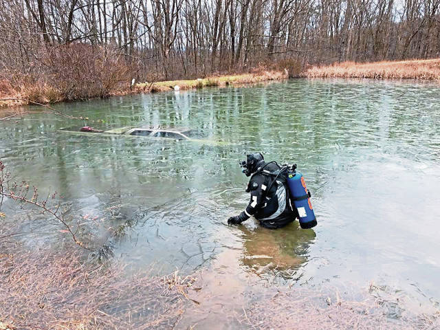 616415_web1_Murrysville-diver