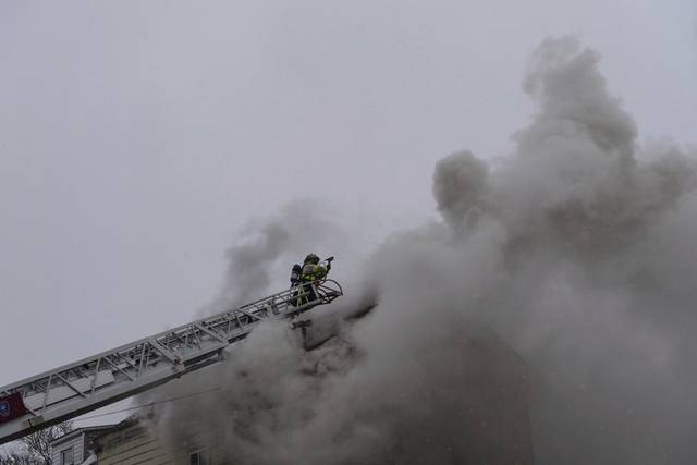 623895_web1_gtr-greensburgfire001-011119