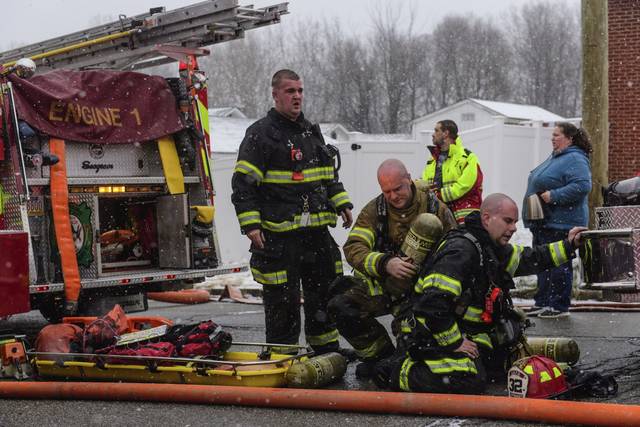 623895_web1_gtr-greensburgfire003-011119