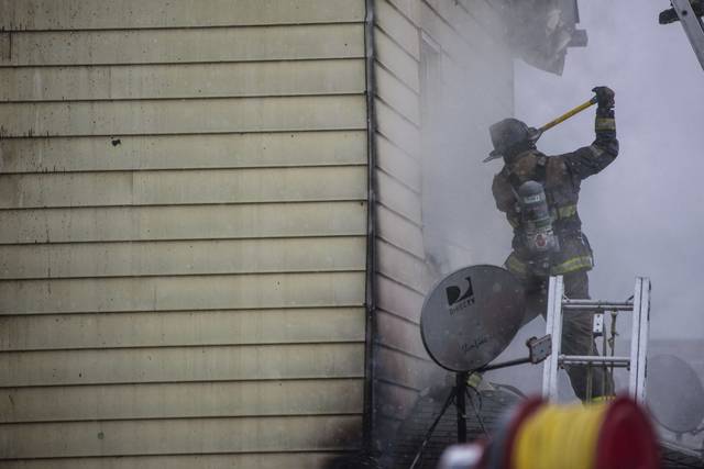 623895_web1_gtr-greensburgfire004-011119