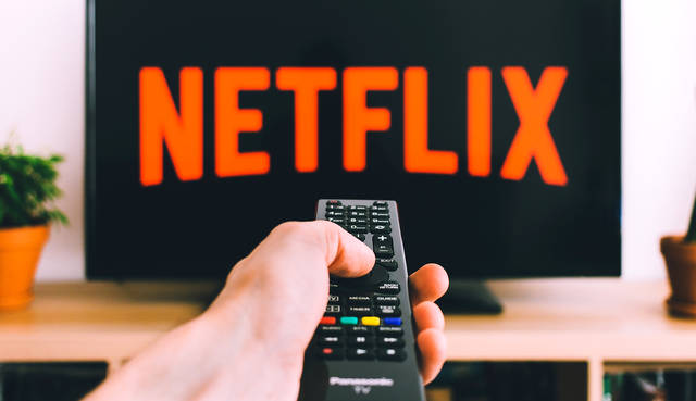 639745_web1_NetflixStockPic