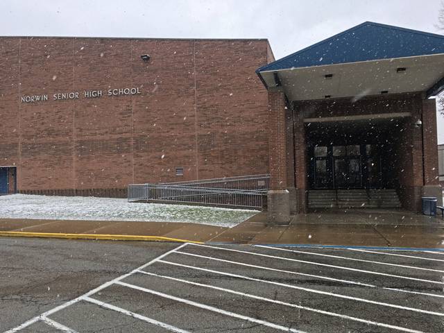 640729_web1_Norwin-High-School-building