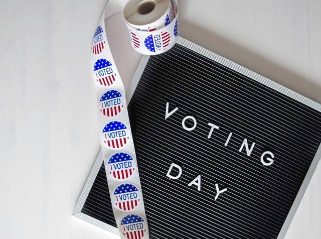 641841_web1_WEB-voting-stickers