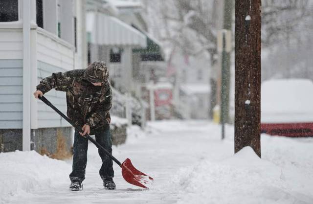 652337_web1_snow