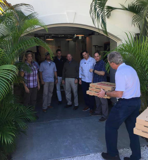 656370_web1_Bush-Pizza