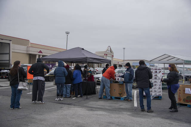657165_web1_spending-foodbank-761e245c-1c25-11e9-88fe-f9f77a3bcb6c