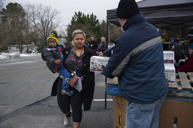 657165_web1_spending-foodbank-818005f4-1c25-11e9-88fe-f9f77a3bcb6c