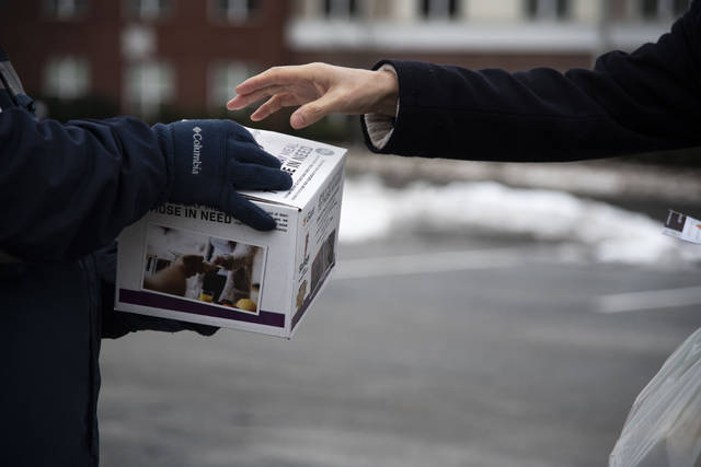 657165_web1_spending-foodbank-8b9e5dce-1c25-11e9-88fe-f9f77a3bcb6c