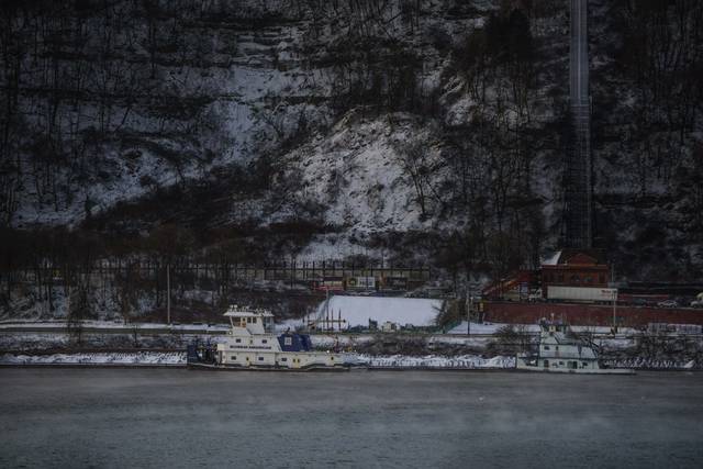 660352_web1_gtr-loosebarge002-012119