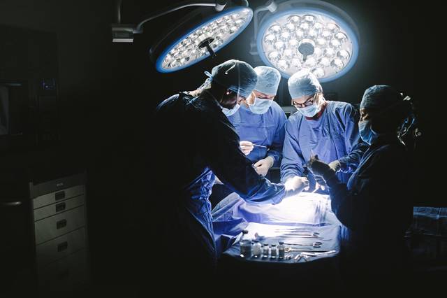 666857_web1_US-NEWS-MED-ALCOHOL-LIVERTRANSPLANTS-DMT
