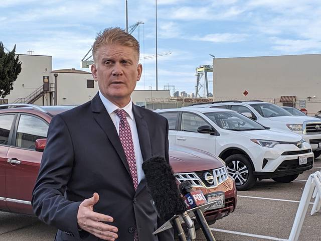 669922_web1_gtr-tns-sealCmdr-012419