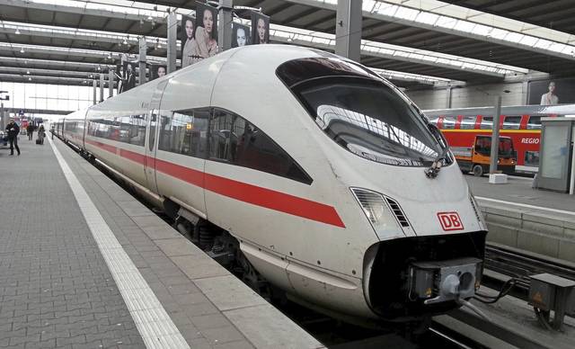 672679_web1_germantrain