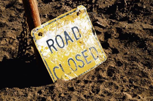 679875_web1_WEB-road-closed-2