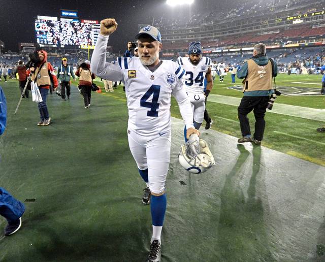 685920_web1_AP_Adam_Vinatieri_02