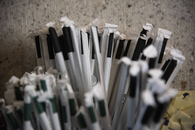 688221_web1_dc-straws-df87bbbe-2365-11e9-81fd-b7b05d5bed90