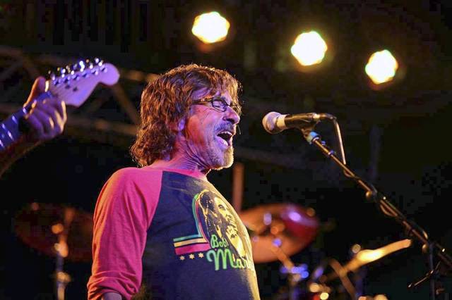 698593_web1_gtr-TK-donnieiris-02-020719