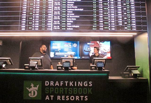 708826_web1_gtr-tns-A1onlineGambling-020418