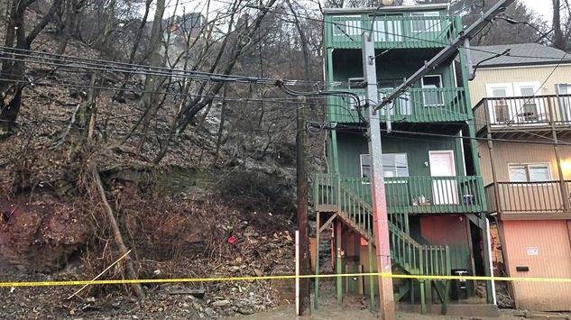 721345_web1_ptr-arlingtonmudslide-020619