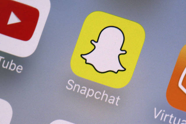 721725_web1_SnapchatApp