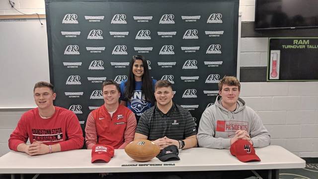 724680_web1_pcj-lo-signingday-021419