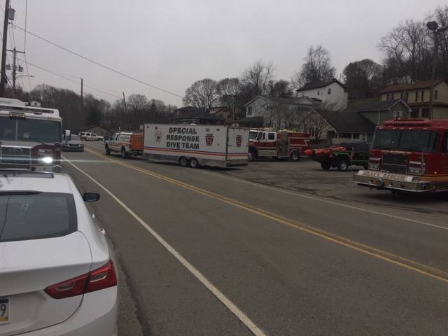 734486_web1_Murrysville-Dive-team