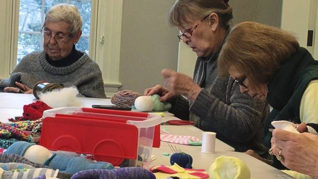 Knitting for Missions: Sewickley group puts their skills to use<span class="headline-video">Video <i class="fa-solid fa-circle-play"></i></span>