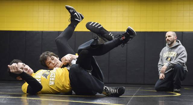 744123_web1_VND-WrestleFeatch04-021419