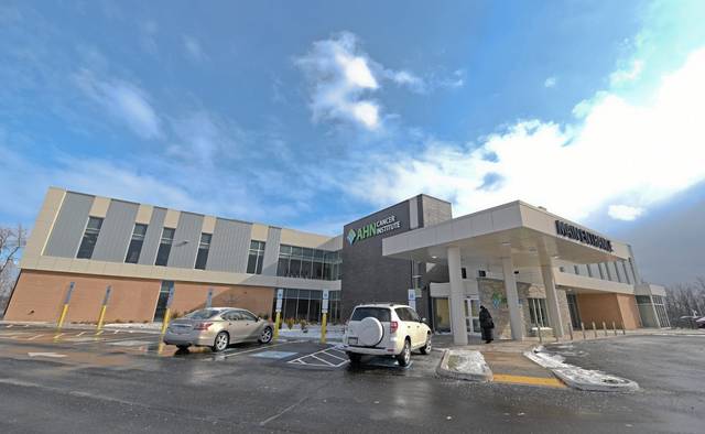 745805_web1_te-cancercenter01-022119