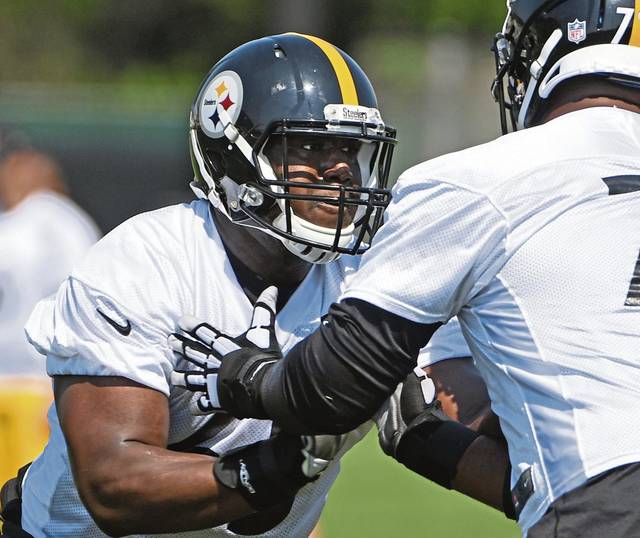 750478_web1_gtr-steelers02-053118.1