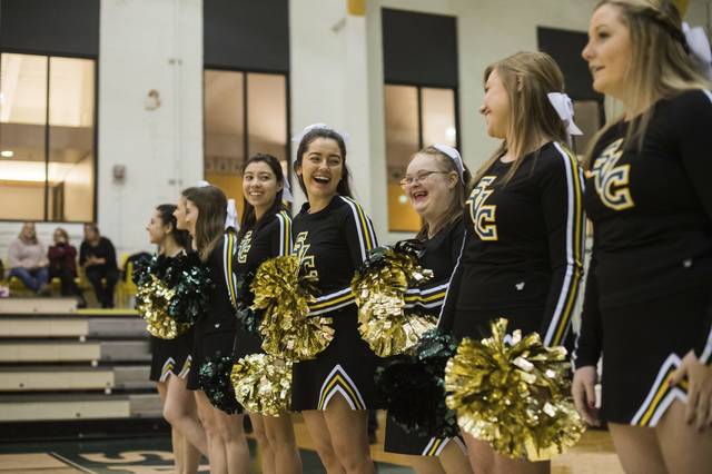 759752_web1_GTR-BearcatCheer1-022119