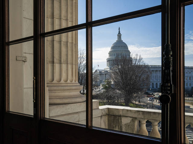 760962_web1_CapitolBuildingInt