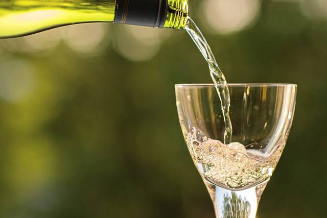 766310_web1_gtr-liv-resolutions-alcohol-123018