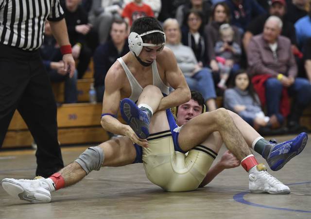 High school wrestling notebook: Seven wrestlers looking for 3rd section title in Class AAA