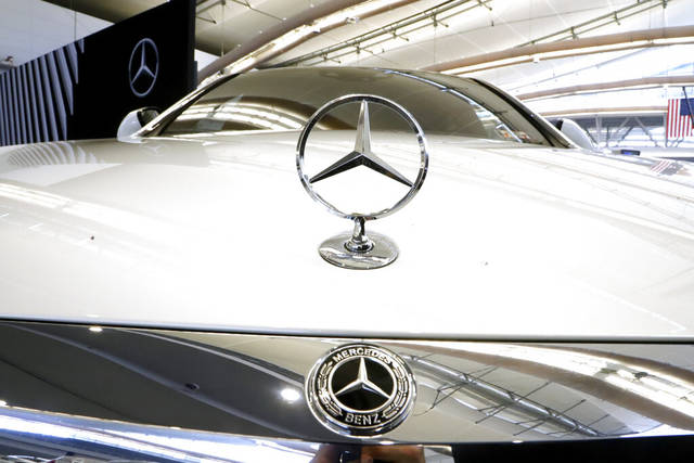 769373_web1_AP19048601834128