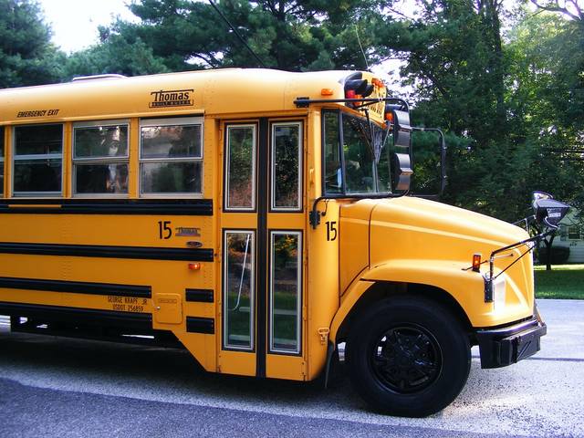 771228_web1_bus