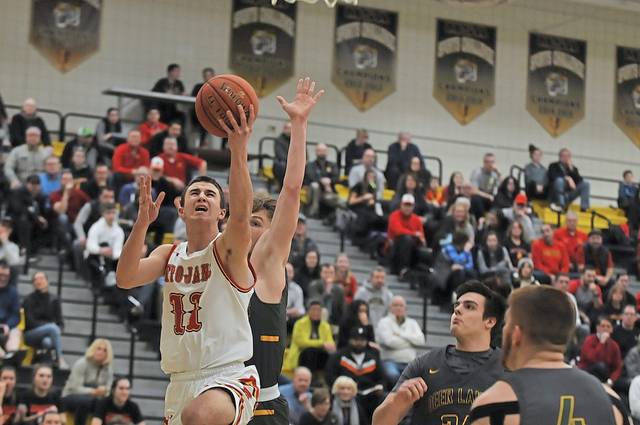 DeGregorio, Paschall combine for 64 points to lead North Catholic past Deer Lakes