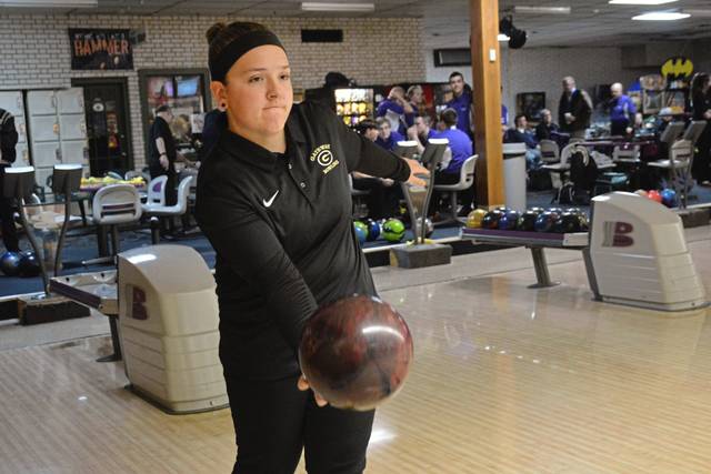 Gateway’s Maciejewski, Wilkerson qualify for regional bowling tournament