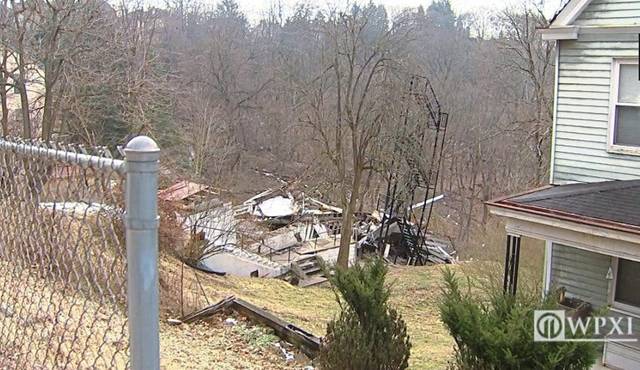 787777_web1_ptr-housecollapse2-022319