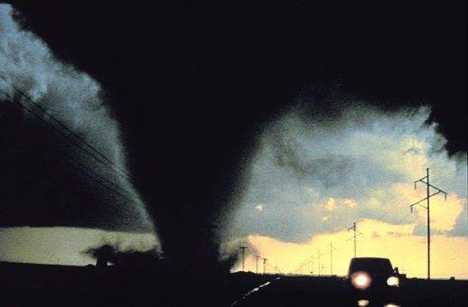 804992_web1_Tornado1