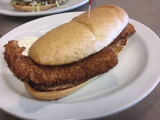 806197_web1_PTR-EATNPARKFISH-WHALE-022719