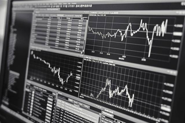 815007_web1_EconomyStats