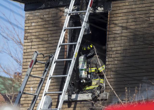 815609_web1_ptr-pghfire05-030119