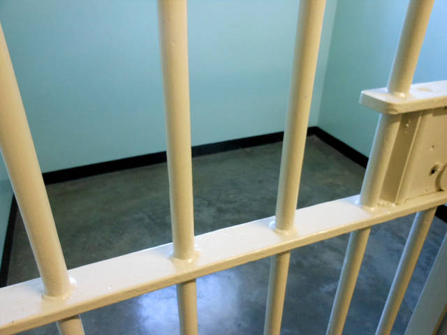 816990_web1_web_jail